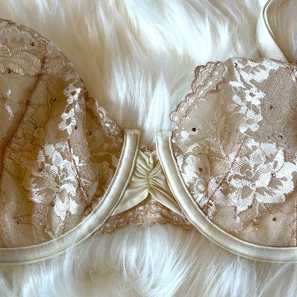 Victoria’s Secret Unlined Embellished Demi Cream Beige 34D - Picture 9 of 9
